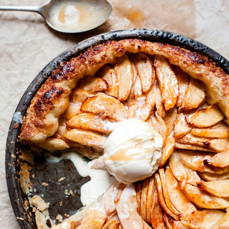 Plăcintă cu Mere și Scorțișoară